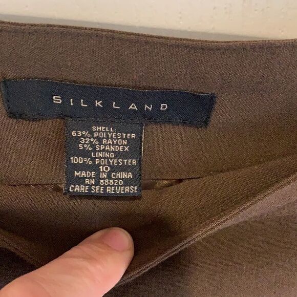 Vintage SilkLand embroidered brown midi skirt - Picture 3 of 9